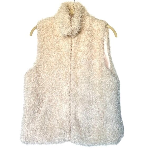 Betsey Johnson Shaggy Faux Fur Ivory Womens Teddy Vest Size Medium - Picture 1 of 9